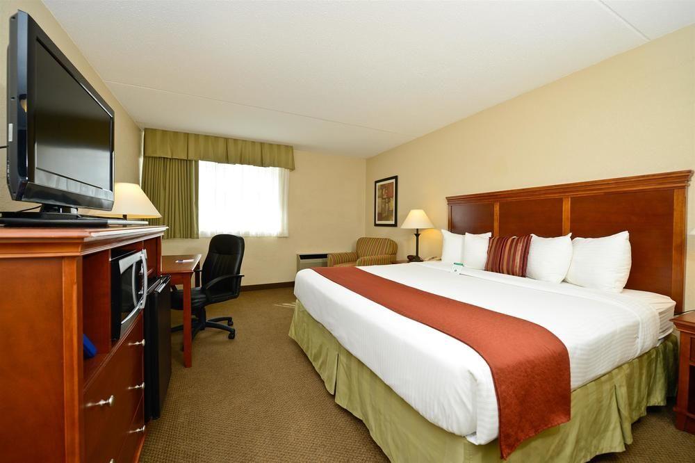 Best Western Plus La Porte Hotel & Conference Center Bagian luar foto