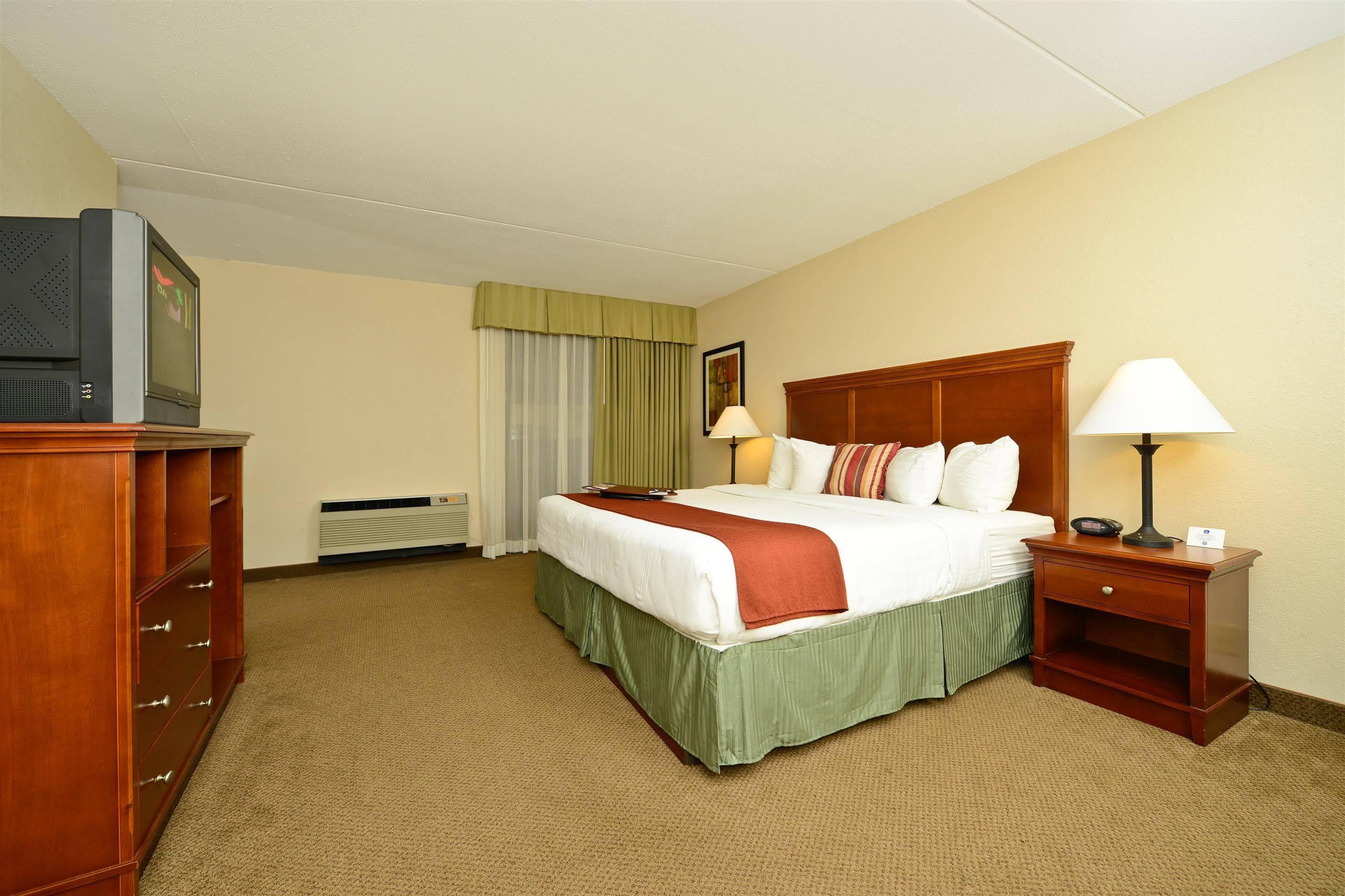 Best Western Plus La Porte Hotel & Conference Center Bagian luar foto