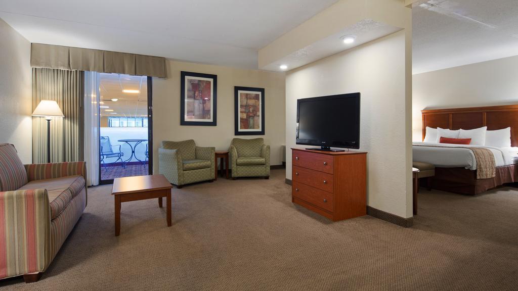 Best Western Plus La Porte Hotel & Conference Center Bagian luar foto