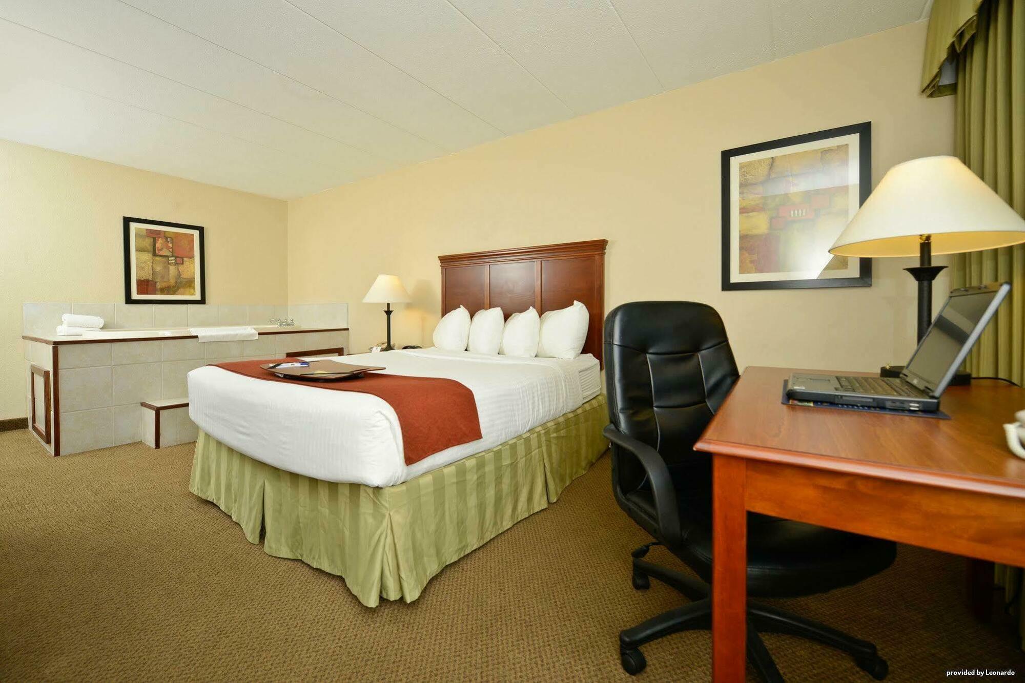 Best Western Plus La Porte Hotel & Conference Center Bagian luar foto